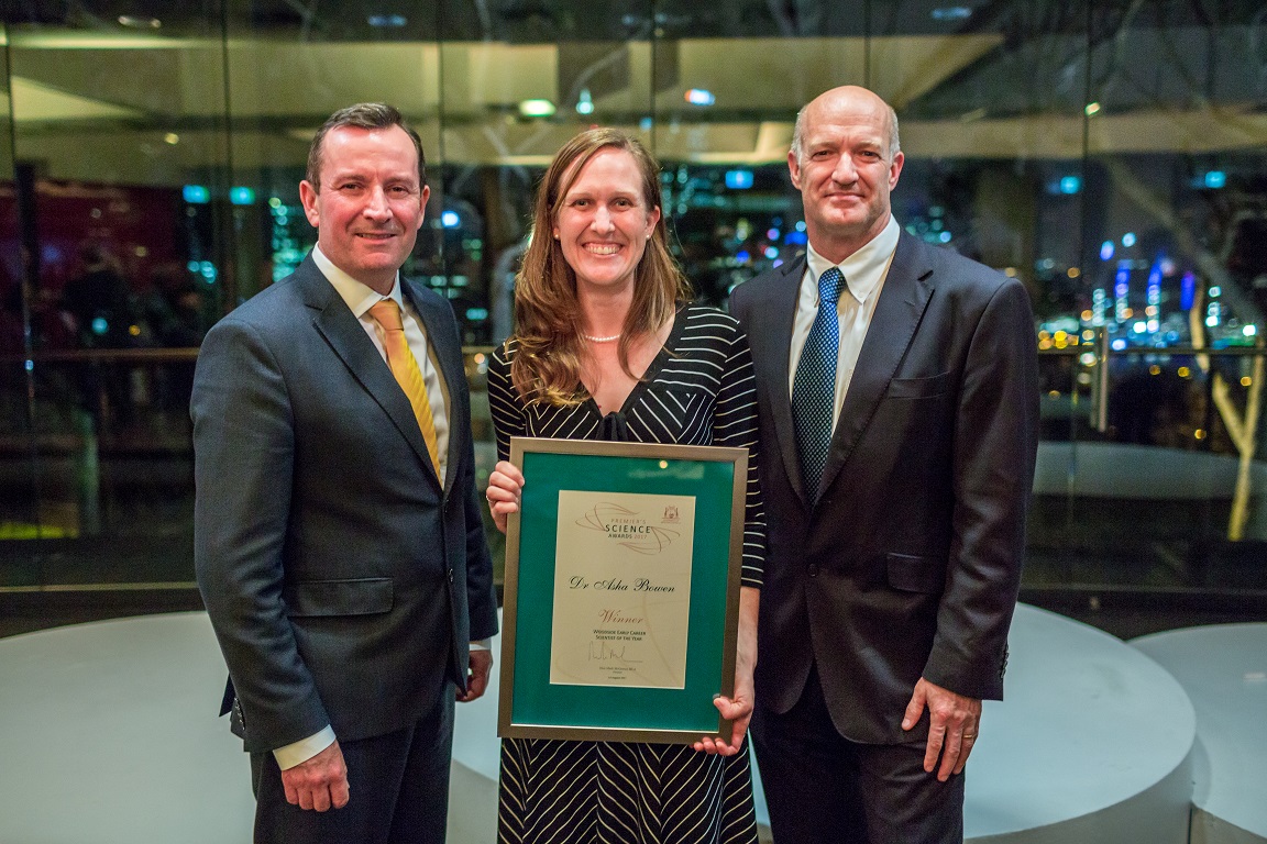 The 2017 Woodside Early Career Scientist of the Year, Dr Asha Bowen, with the Premier of WA and Mr Sean Salter of Woodside. Photo by Jason Thomas